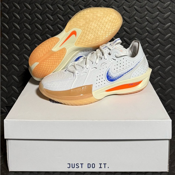 Mens Nike Athletic‎ Basketball Shoes White Blue Size 10 - Picture 1 of 6